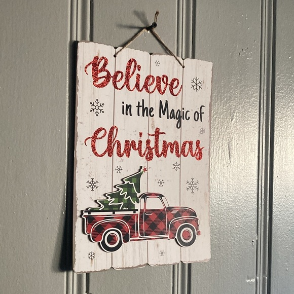 NWT- Believe in the Magic of Christmas 🎄Farmtruck Glittered Wooden Decor Sign - Picture 10 of 17